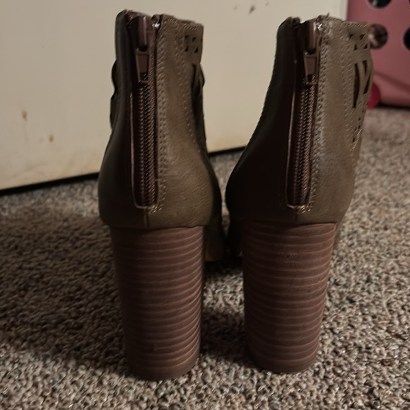 7.5 restricted, ankle boots, healed - Picture 2 of 2